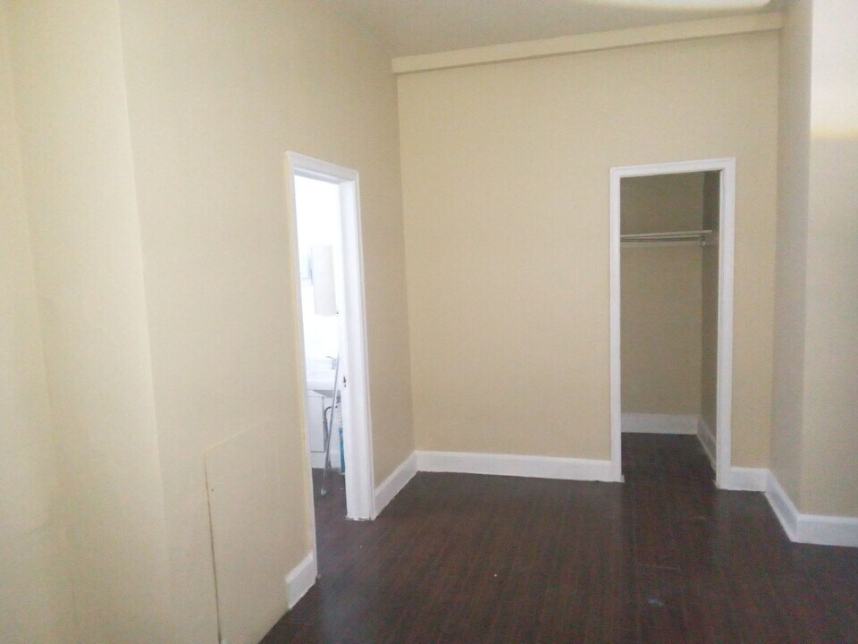 42 N Eighth St in Allentown, PA - Building Photo