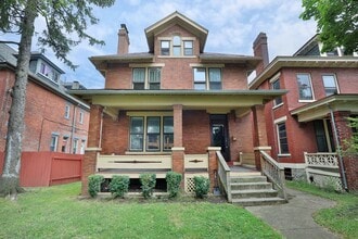 1611 Summit St in Columbus, OH - Building Photo - Building Photo