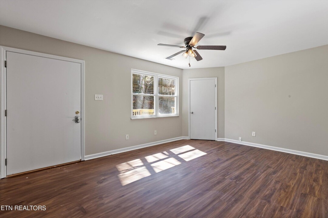 8626 Hill Rd, Unit A in Knoxville, TN - Building Photo