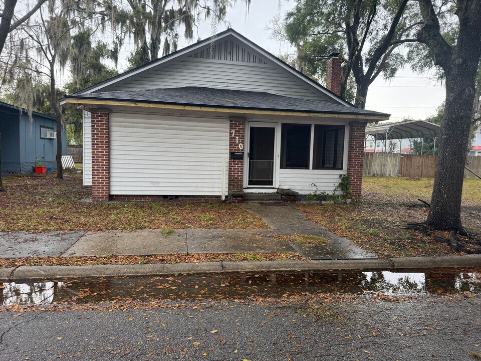 710 NW 2 Ave in Gainesville, FL - Building Photo