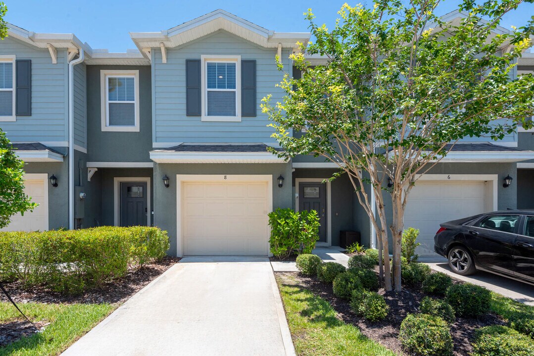 8 Bella Oaks Dr in Port Orange, FL - Building Photo