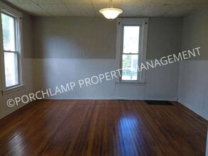 1427 Alpine Ave NW in Grand Rapids, MI - Building Photo - Building Photo