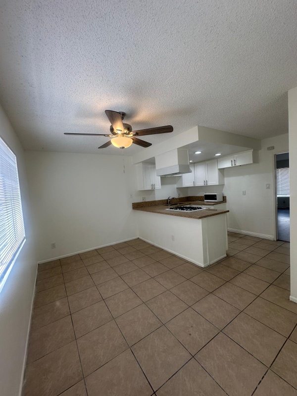 8531 Rose St in Bellflower, CA - Foto de edificio - Building Photo