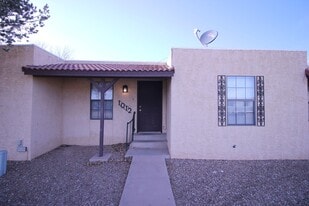 1012 Mockingbird Ln in Clovis, NM - Building Photo