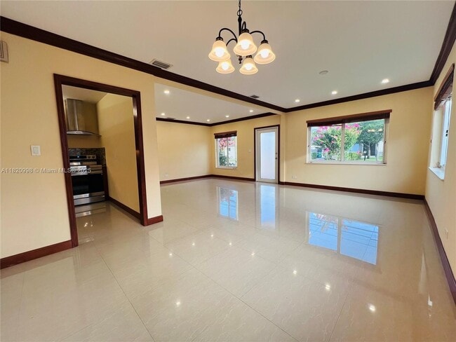 6225 SW 26th St in Miami, FL - Building Photo - Building Photo