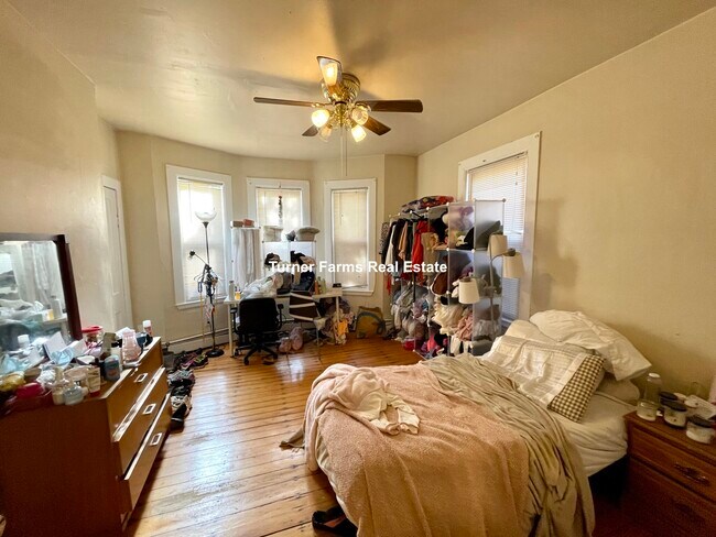 19 Sachem St, Unit 1 in Boston, MA - Foto de edificio - Building Photo