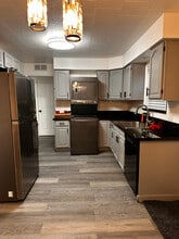 6612 N Waverly St in Dearborn Heights, MI - Building Photo - Building Photo