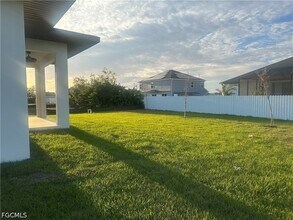 2801 SW Embers Terrace in Cape Coral, FL - Building Photo - Building Photo