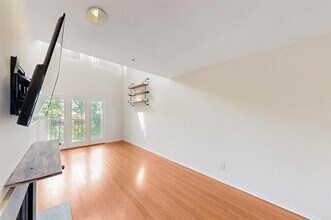 4303 Buena Vista St in Dallas, TX - Building Photo - Building Photo