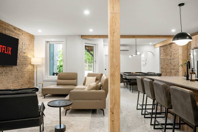 4268 QC-335 in Montréal, QC - Building Photo - Building Photo