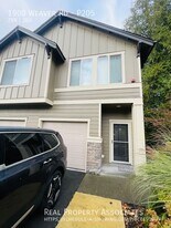 1900 Weaver Rd in Snohomish, WA - Building Photo