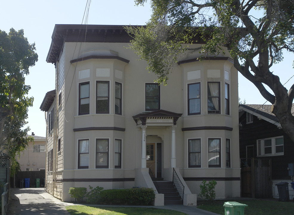 1536 Santa Clara Ave in Alameda, CA - Building Photo