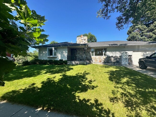 property at 115 S 10th Ave