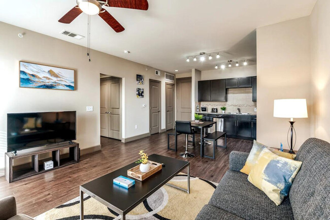15750 Spectrum Dr in Addison, TX - Building Photo - Building Photo