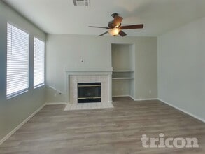 9221 Valador Ave in Las Vegas, NV - Building Photo - Building Photo