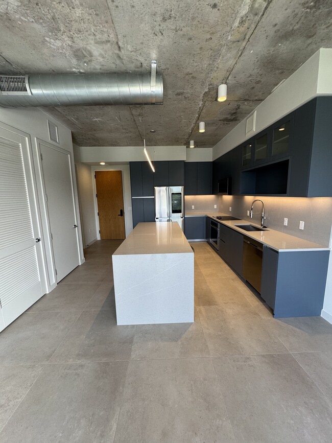 171 NW 27th St, Unit A1 in Miami, FL - Foto de edificio - Building Photo