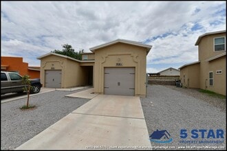 808 HC Gilbert Minjares Dr in Socorro, TX - Building Photo - Building Photo