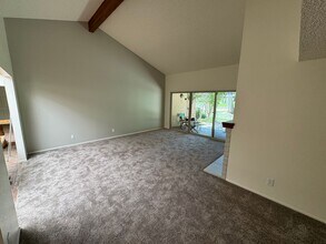 1021 Pebble Beach Dr in Upland, CA - Building Photo - Building Photo