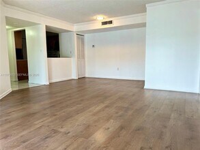 20761 NE 4th Pl in Miami, FL - Building Photo - Building Photo