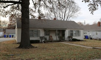 Navy Hill Duplexes Apartments