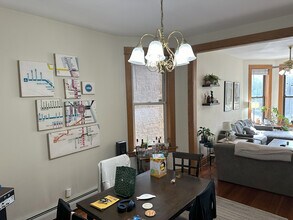 2217 N Magnolia Ave, Unit 1 in Chicago, IL - Building Photo - Building Photo