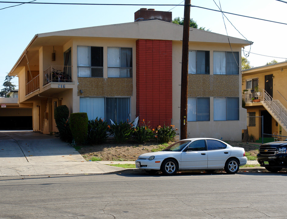 901 Victor Ave in Inglewood, CA - Building Photo