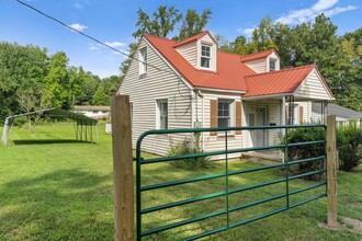 535 Center St in Blackstone, VA - Building Photo - Building Photo