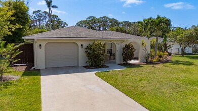 6232 Pecan Rd in Venice, FL - Building Photo - Building Photo