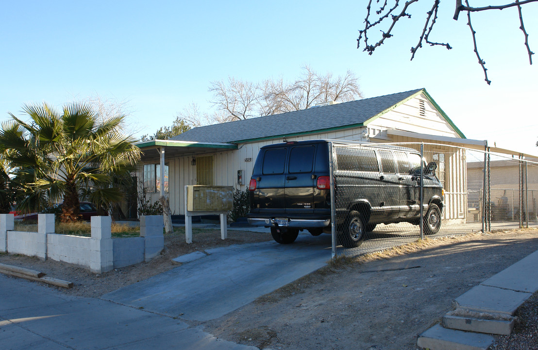 217 S 13th St in Las Vegas, NV - Foto de edificio