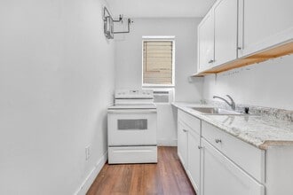 1554 SW 5th St, Unit 11c in Miami, FL - Building Photo - Building Photo