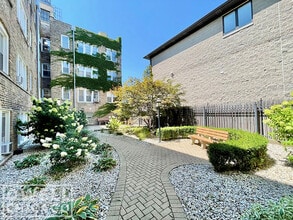 2606 N Kimball Ave, Unit 302 in Chicago, IL - Foto de edificio - Building Photo
