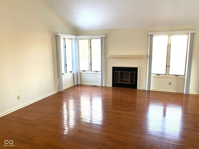 4462 Carya Square in Columbus, IN - Building Photo - Building Photo