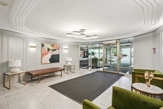 Chaplin Crescent Apartments in Toronto, ON - Building Photo - Building Photo