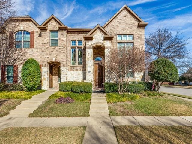 property at 4667 Amanda Ct