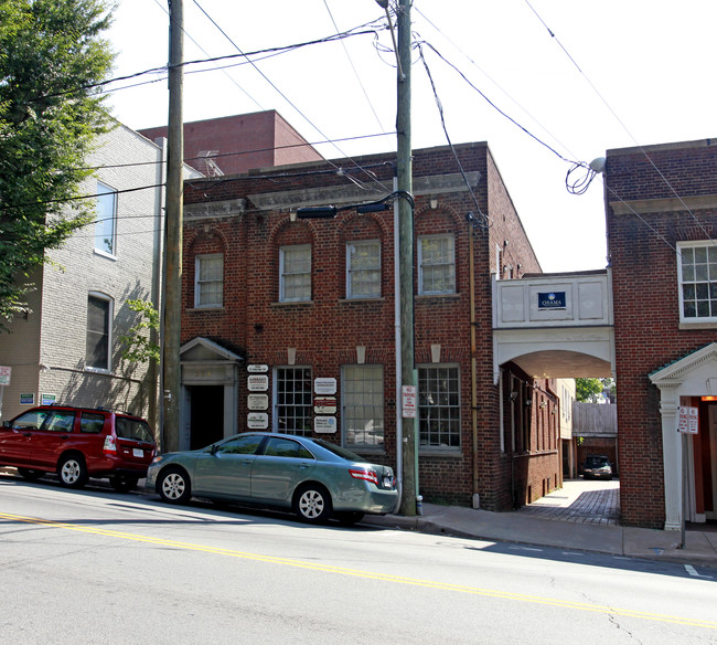 308 E Market St in Charlottesville, VA - Foto de edificio - Building Photo