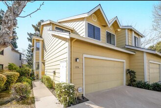 316 Del Monte Way in Pinole, CA - Building Photo - Building Photo