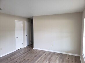 501 W Miller St in Fruitland Park, FL - Building Photo - Building Photo