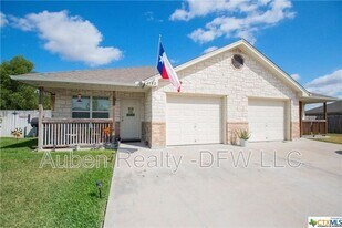 1102 Leah Dr in Troy, TX - Building Photo