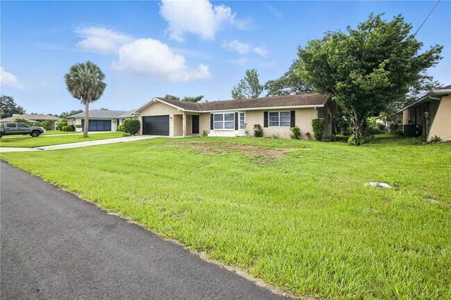 18305 Driggers Ave in Port Charlotte, FL - Building Photo - Building Photo