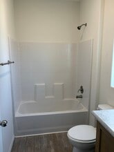 2000 E Frontier Ave in Flagstaff, AZ - Foto de edificio - Building Photo