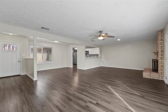 14119 Sylvia Dr in Cypress, TX - Foto de edificio - Building Photo