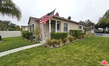 6816 W 85th Pl in Los Angeles, CA - Building Photo - Building Photo