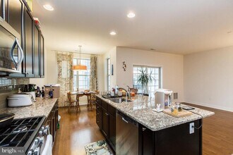 207 Brinley Ct in Philadelphia, PA - Building Photo - Building Photo