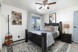 15402 N 28th St in Phoenix, AZ - Building Photo - Building Photo