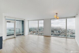 425 1st St, Unit 3903 in San Francisco, CA - Building Photo