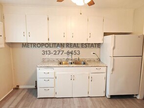 31820 Bay Ct in Westland, MI - Building Photo - Building Photo