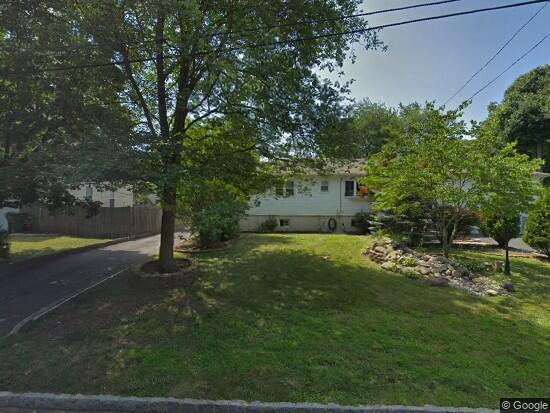 265 W First St, Unit 1 in Edison, NJ - Foto de edificio - Building Photo