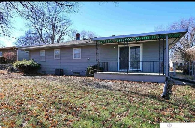 2329 S 125th Ave in Omaha, NE - Foto de edificio - Building Photo