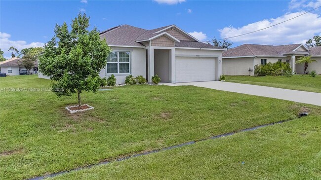4226 SW Earnest St in Port St. Lucie, FL - Building Photo - Building Photo