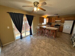 1037 SW 17th St in Redmond, OR - Building Photo - Building Photo